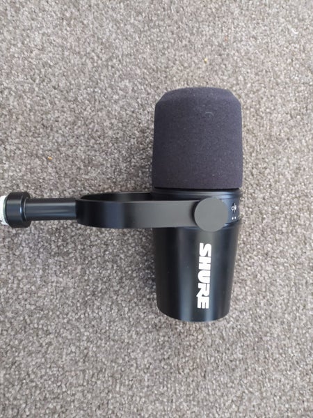 Shure MV7 USB / XLR Microphone Carousel 1