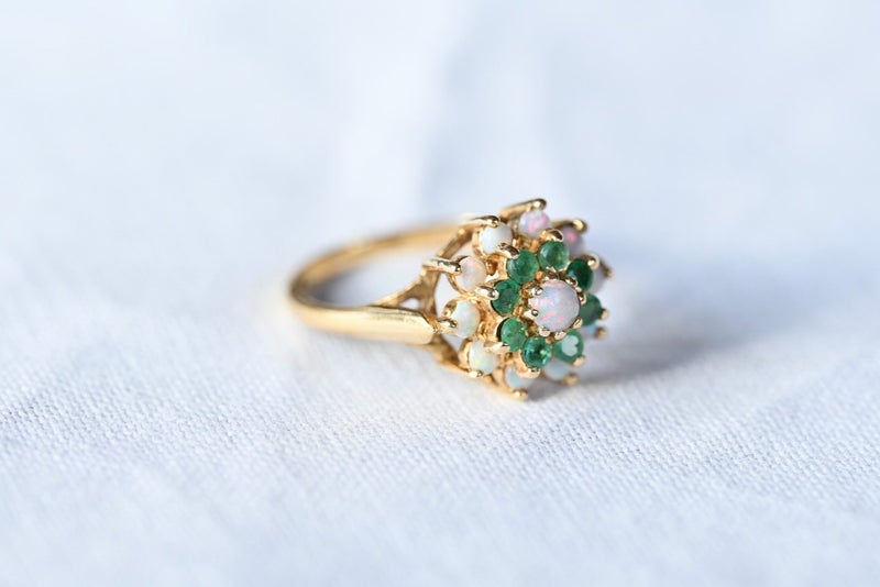1970s Vintage 9 Carat Gold Emerald & Opal Floral Cluster Ring Carousel 7