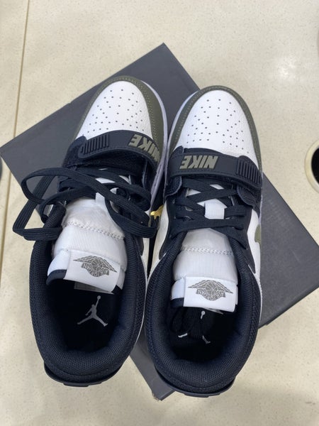 Nike CD9054-120 Air Jordan Legacy 312 Low Carousel 2