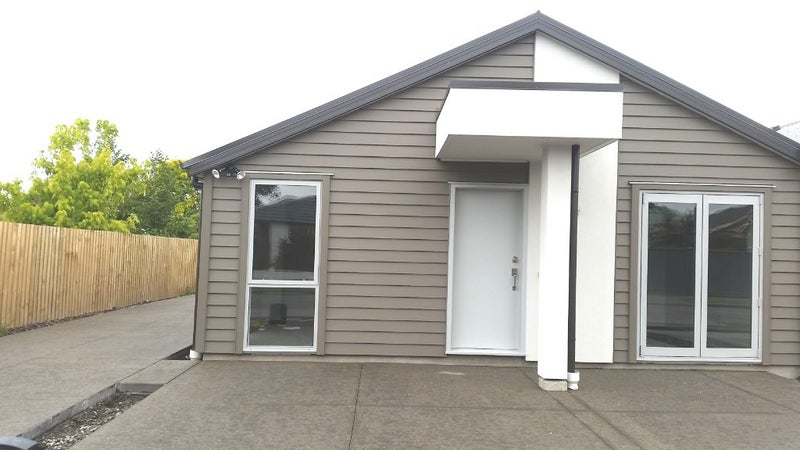 Image 1 of 7