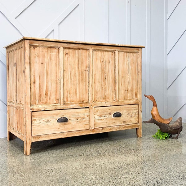A Vintage Blanket Chest Carousel 1