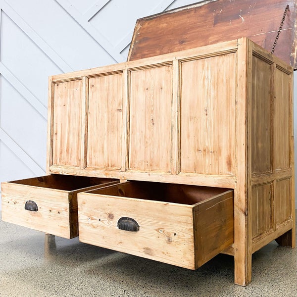 A Vintage Blanket Chest Carousel 2