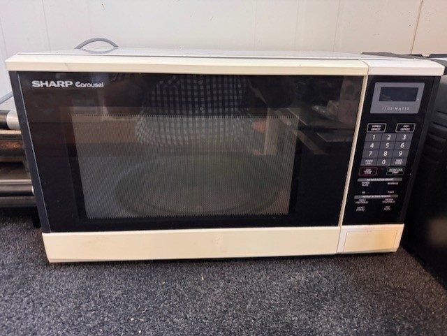 Sharp Carousel Microwave Carousel 1