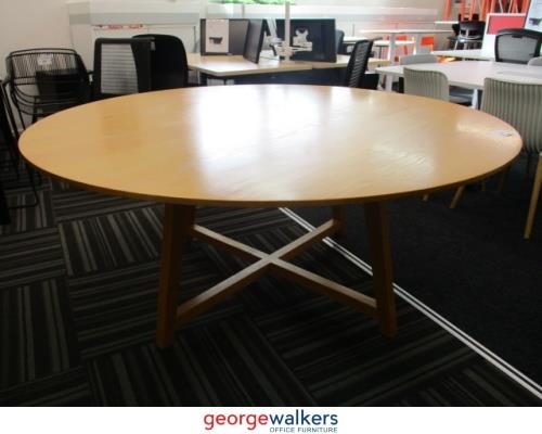PR5789 Woodgrain Round Meeting Table Carousel 1