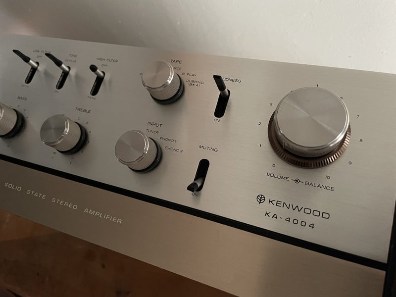 Kenwood Solid State Integrated Amplifier KA-4004 (1973-76) Carousel 2