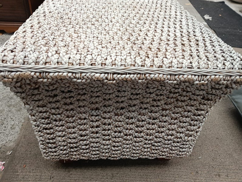 Cane coffee table Carousel 10