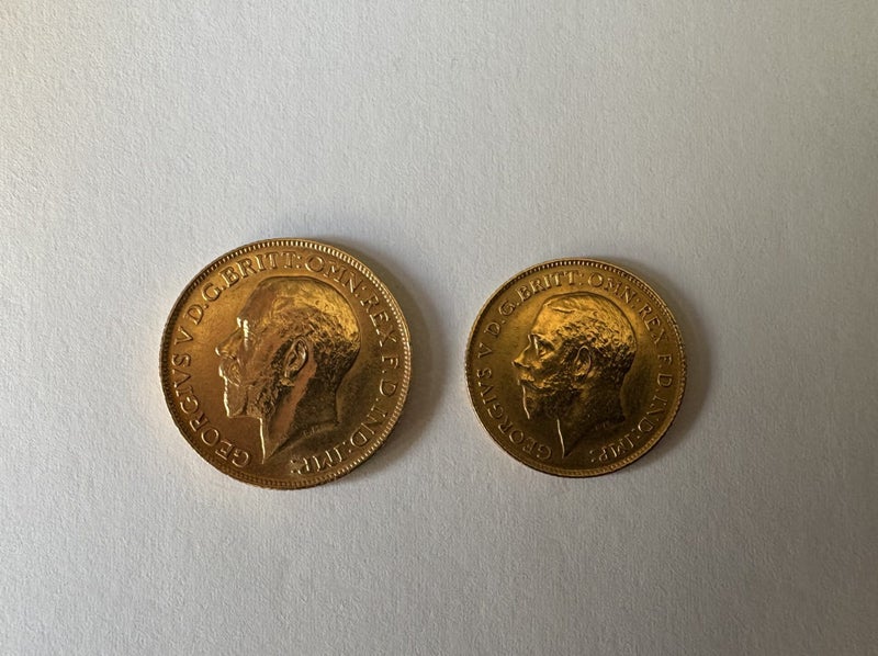 Gold Sovereigns full and half Carousel 1