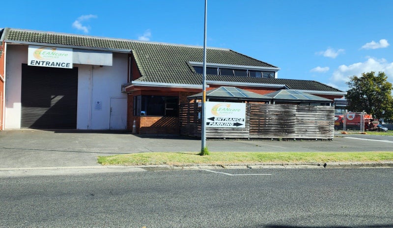 Image 1 of 2