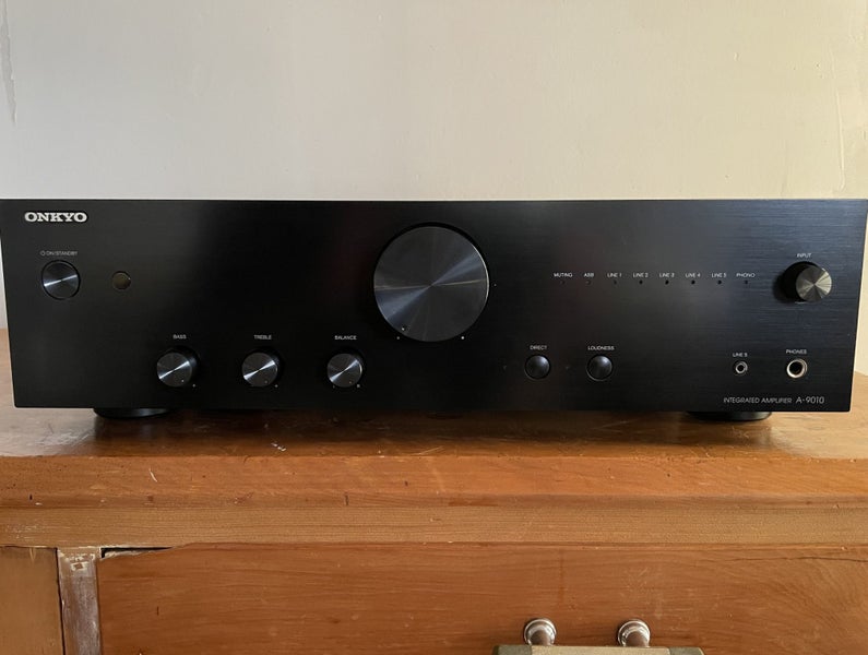 Onkyo Integrated Amplifier A-9010 - Award Winning British Tuned Version (2015) Carousel 1