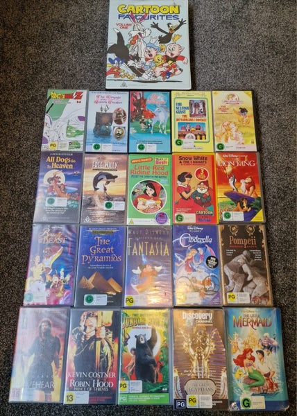 Vintage Disney & Classic Cartoon VHS Bundle – 21 Tapes! Carousel 1