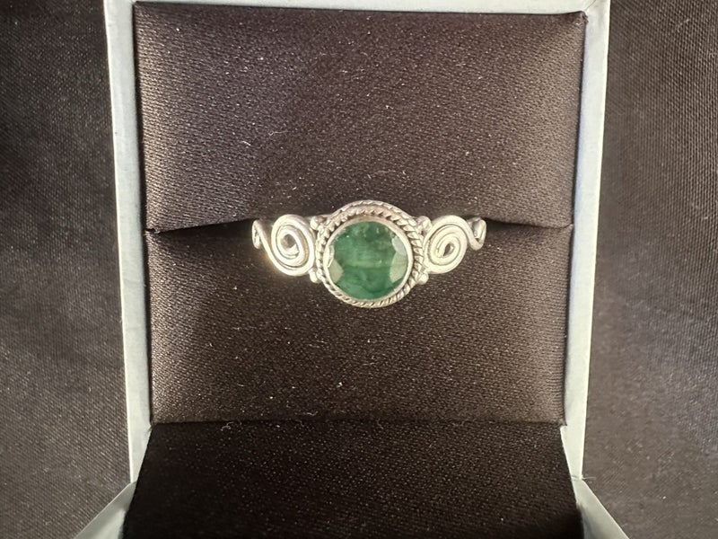 Natural Emerald Ring Carousel 6