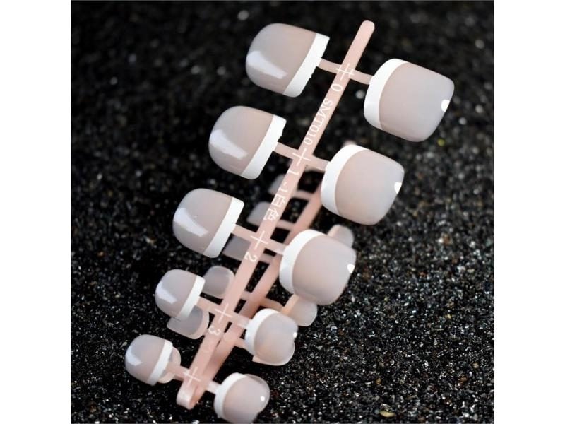 False Nails Fake Nails Carousel 1