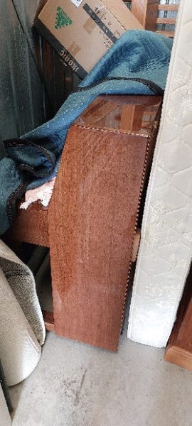 Contents of a storage Unit Carousel 8