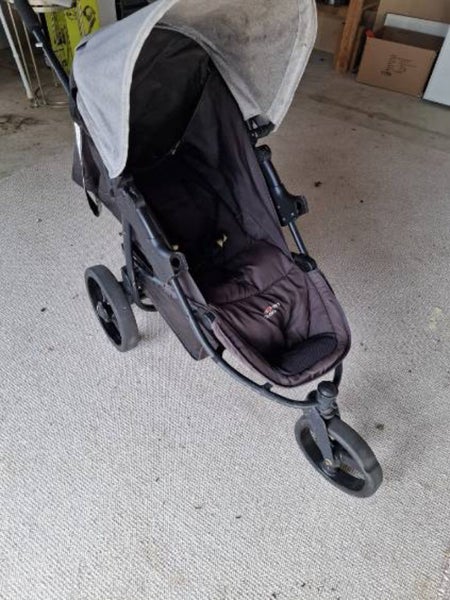 Mothers choice pram with capsule Carousel 1
