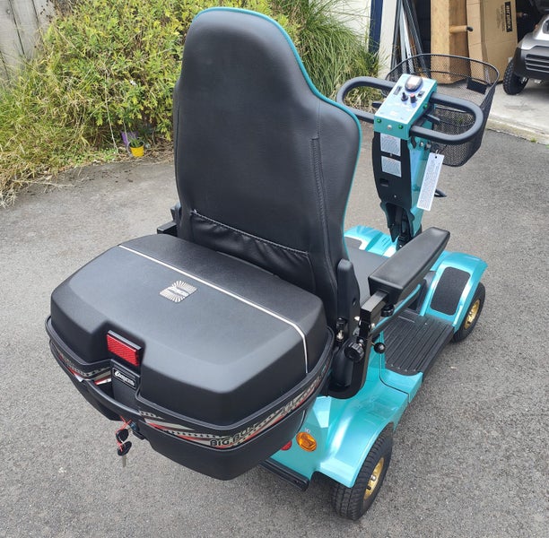 Unmatched ride comfort, with Sports Car suspension. Australian Designed and Eng. Carousel 2