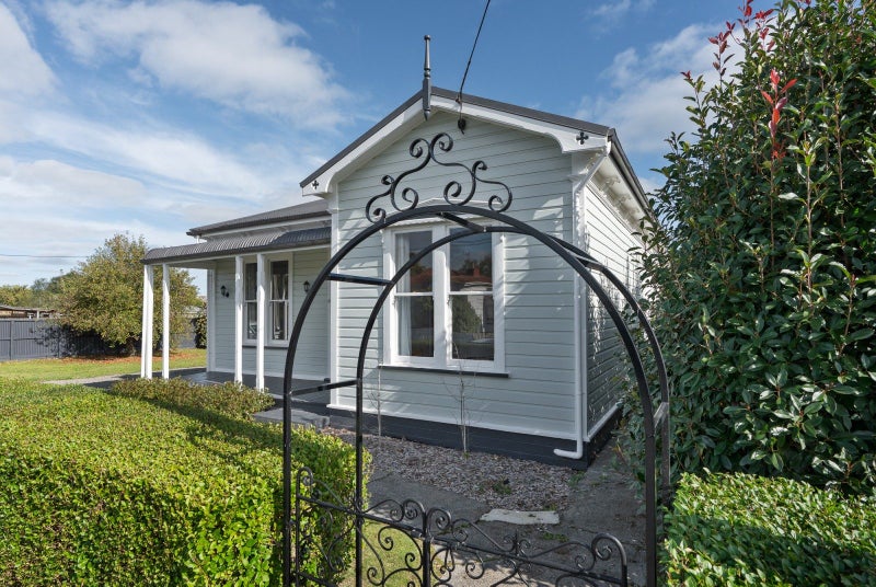 Image 1 of 20