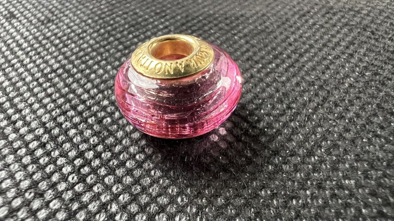 9ct Gold Murano Glass Italian Charm Bracelet Charm "Pink Silver" - Lot E254 Carousel 1