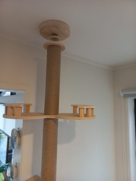 Ceiling- high cat scratcher Carousel 2