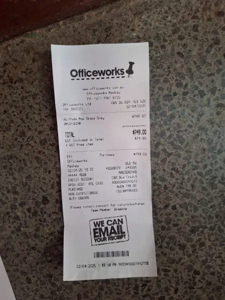 SEALED Apple Maxes WITH RECEIPT Carousel 4