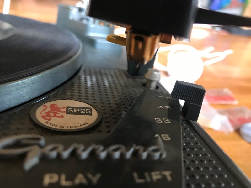 Audio Turntable Carousel 2