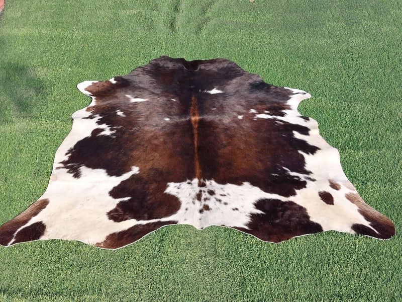New Cow Hide Stunning Brown and White Cowhide Rug - No Reserve! - C154 Carousel 1