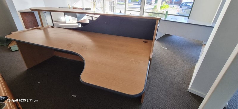 Reception Desk Carousel 2