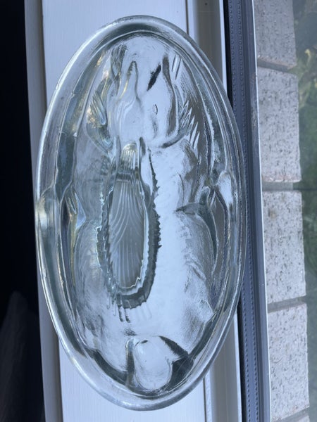 A perfect vintage glass RABBIT jelly mould Carousel 6