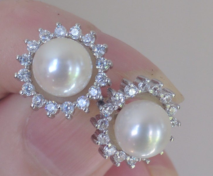 Elegant 8.2mm FW Pearl & Halo Crystals Earrings Carousel 1
