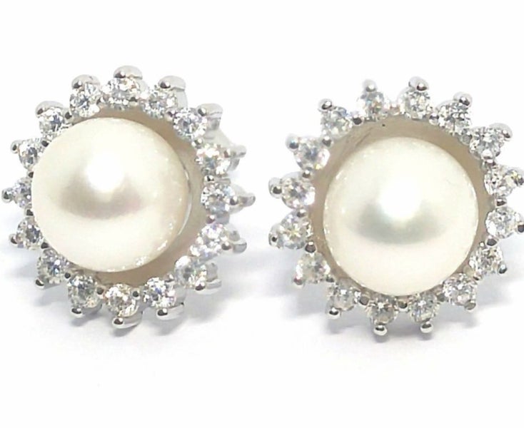 Elegant 8.2mm FW Pearl & Halo Crystals Earrings Carousel 2