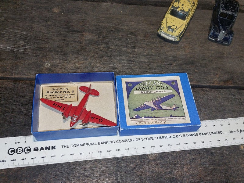 Dinky. Twin engine plane Carousel 1