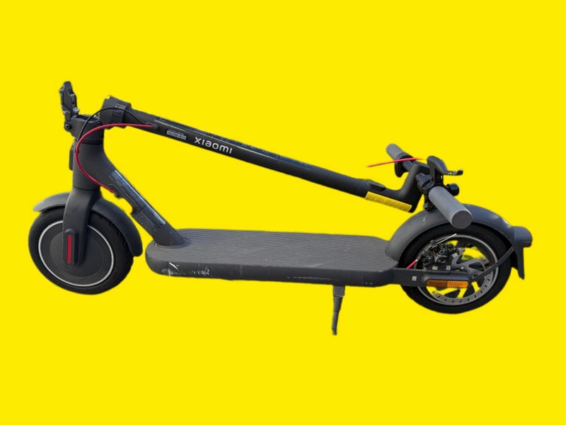 Xaiomi Mi 4 E-scooter Carousel 1