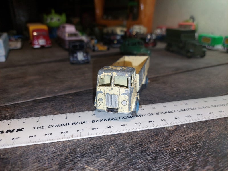Dinky. Early truck 40s Carousel 2