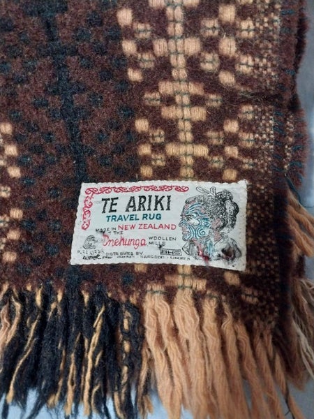VINTAGE TE ARIKI WOOL TRAVEL RUG Carousel 2