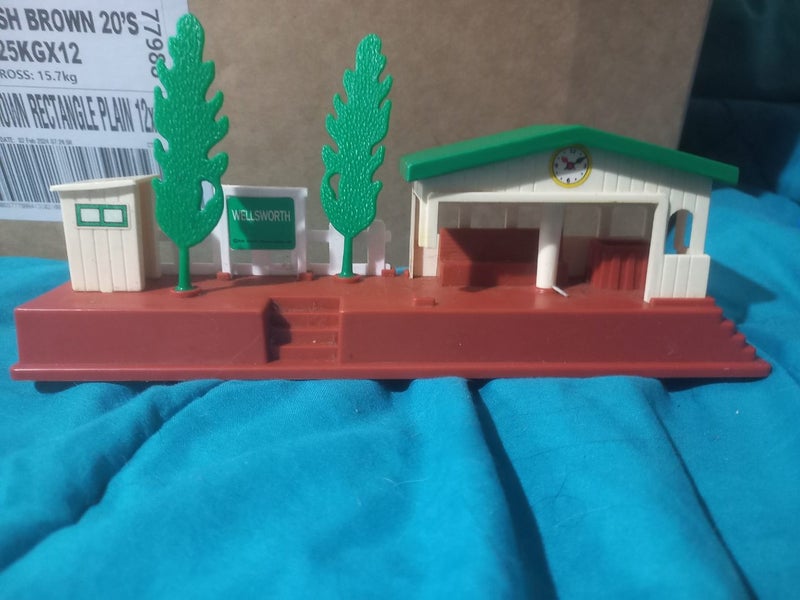 Thomas the tank engine Tomy - Wellsworth Station Carousel 2