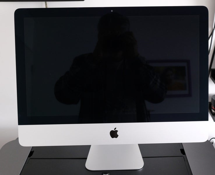 iMac Retina 4K, 21.5-inch, 2017 (8GB+1TB). As new (was in storage since 2019) Carousel 2