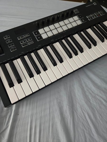 Novation Launchkey 37 MK3 Carousel 1