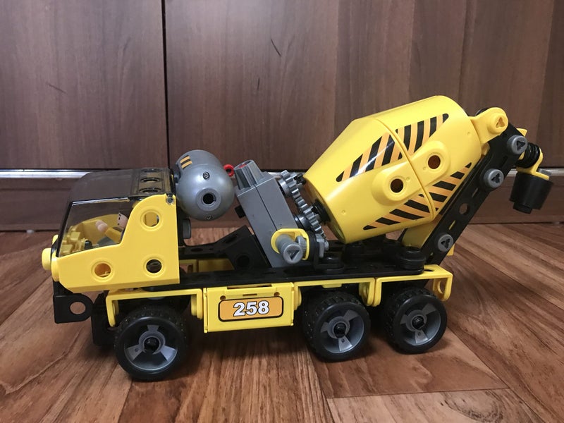 DIY TRANSFORMABLE HEAVY FUTY CONSTRUCTION VEHICLE WITH 6V MOTOR Carousel 1