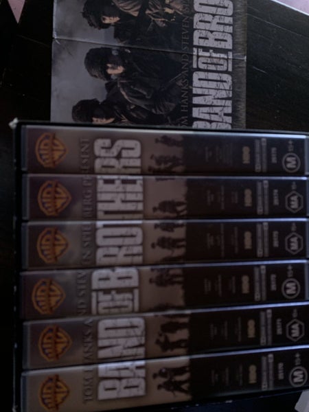 BAND OF BROTHERS VHS SET - TOM HANKS & STEVEN SPIELBERG Carousel 4