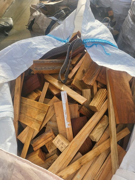 HOBBYIST / ENTHUSIAST / FIREWOOD - HARDWOOD - 1m3 BAG ( 2 bags ) Carousel 2