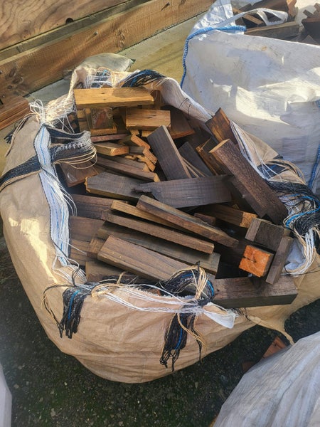HOBBYIST / ENTHUSIAST / FIREWOOD - HARDWOOD - 1m3 BAG ( 2 bags ) Carousel 1