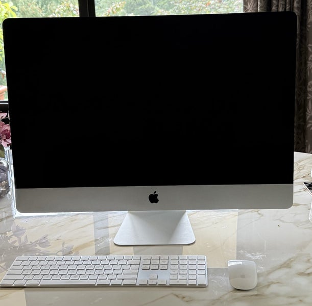 iMac 2020 Retina 5K 27-inch 8GB Mem 1TB HD Carousel 1