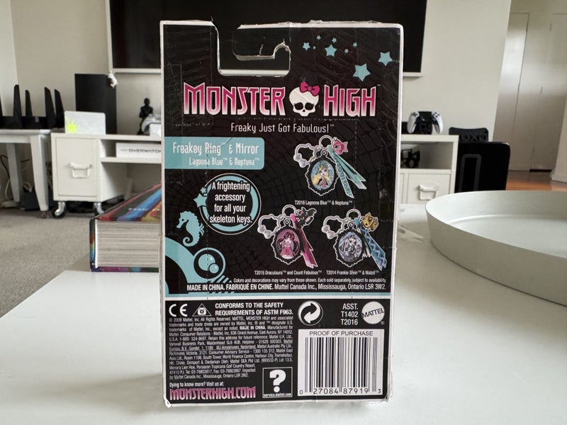 Monster High Freaky Ring and Mirror Lagoona Blue and Neptuna Carousel 2