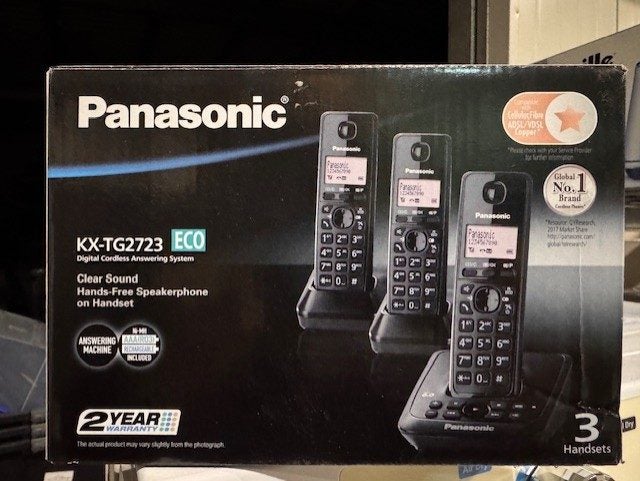 Panasonic KX-TG2723 Phones-3 Handsets Carousel 1