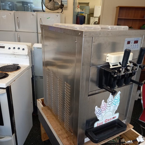 Koring Ice Cream Soft Serve Machine Carousel 5