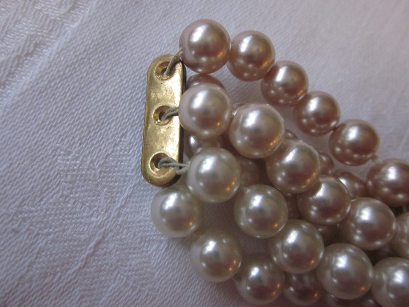 Retro Faux Mother of Pearl Light Pink Bead Necklace with Bracelet Carousel 13