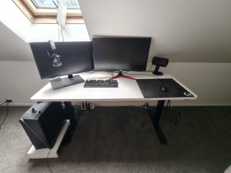 Electric Adjustable Desk Carousel 1