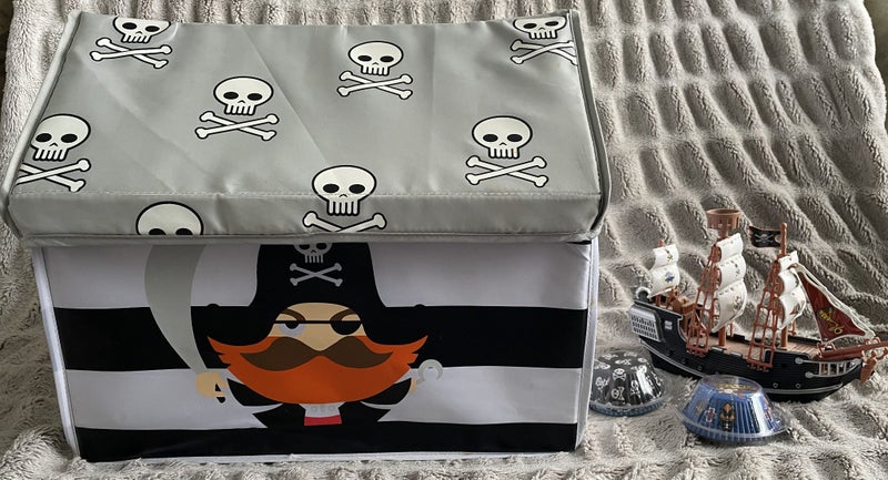 pirate storage box Carousel 1