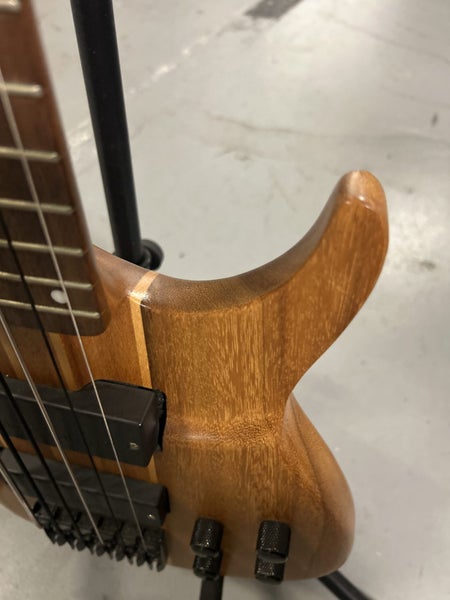 Peavey wood Bass Guitar Carousel 11