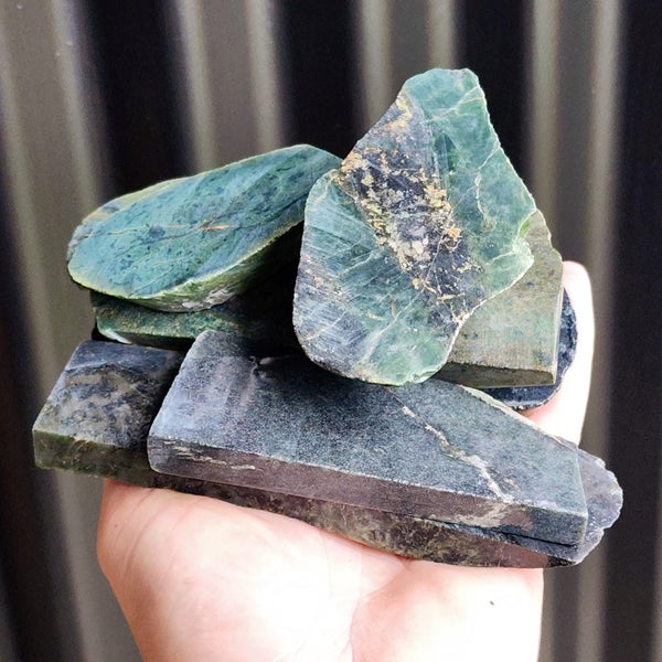 1kg Raw New Zealand Greenstone / Pounamu Carving Slices (R14B253) Carousel 3