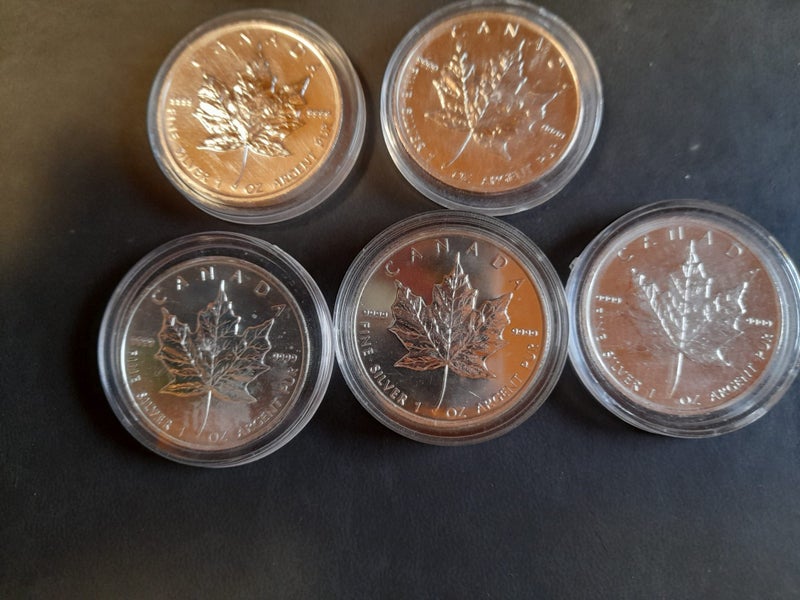 5 X 1oz SILVER MAPLE COINS Carousel 2
